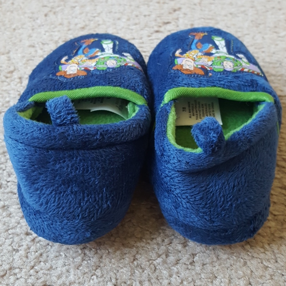❤ 4/$20 Disney Toy Story Slippers - Picture 3 of 5
